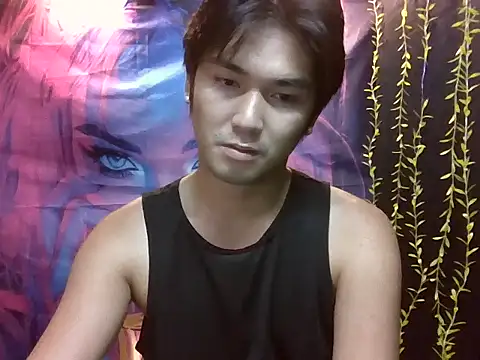 urhalfguyxx online show from December 2, 7:44 am