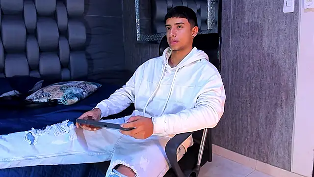 jaze bradley online show from January 15, 11:47 am