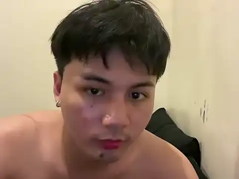 urasiantwink69 online show from March 17, 5:04 pm