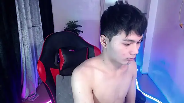 urasiantwink69 online show from October 8, 6:56 pm