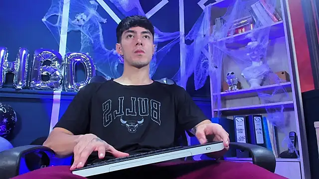 etham wolf  online show from October 27, 1:13 pm