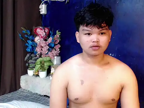 Reynelcock online show from March 17, 10:01 pm