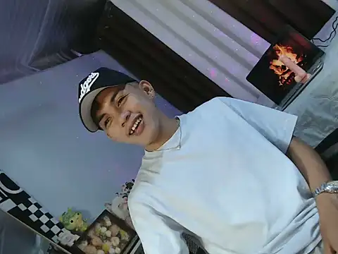 urhot chany online show from July 6, 7:27 pm