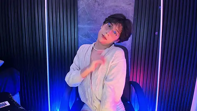 luixdust  online show from November 13, 5:01 am