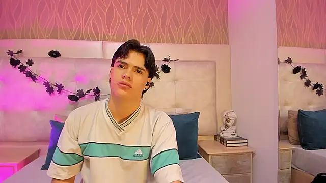 BenitoSaenz online show from December 4, 12:34 pm