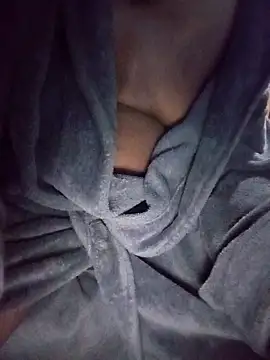 OnlyMoneyIwanT online show from March 12, 1:57 am