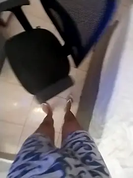 Snapshot of Novinhoamacoroas1002 chatting on October 25, 8:43 pm Novinhoamacoroas1002 online show from October 25, 8:43 pm