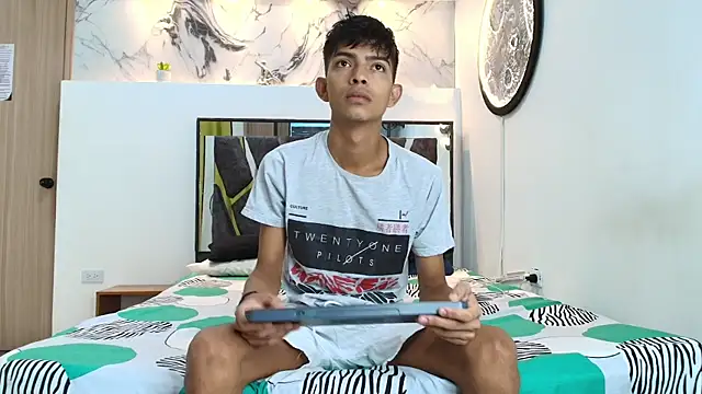 PRETTY SEX1 online show from September 13, 7:09 am