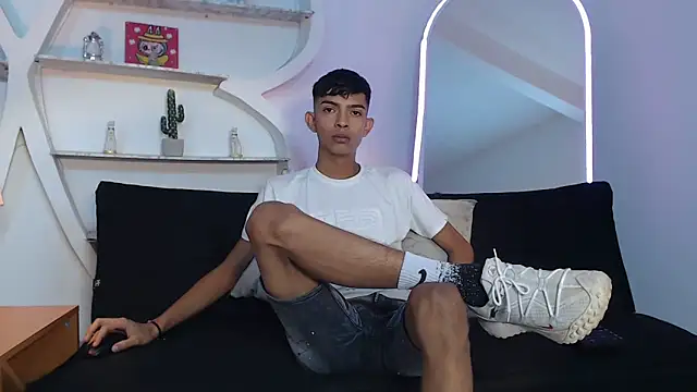 PRETTY SEX1 online show from October 3, 1:27 pm