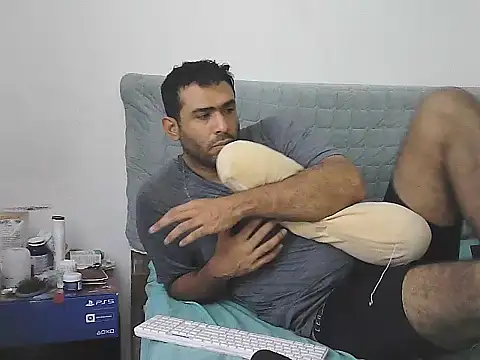 morenocabro10 online show from April 19, 9:06 pm