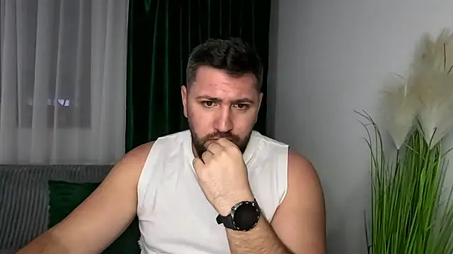 Gold Alpha Boy online show from April 1, 7:11 pm