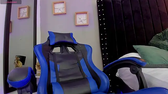 Mathewboy1 online show from December 2, 8:12 pm