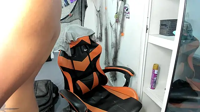 jeanfran ferrer online show from November 10, 7:30 pm