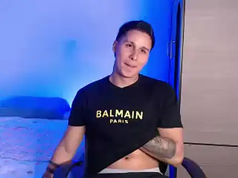 Snapshot of valentinosex1 chatting on September 11, 9:47 pm valentinosex1 online show from September 11, 9:47 pm