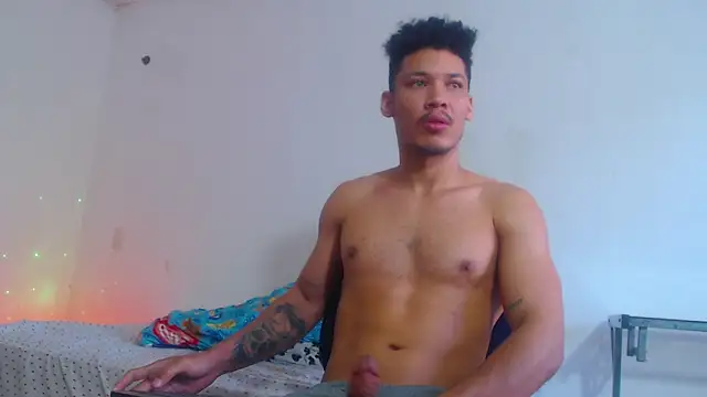 RuiMaddoox online show from December 19, 12:46 pm