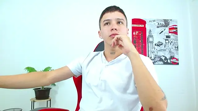 Cumandres18 online show from November 27, 2:43 pm