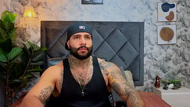 Apolo rousse1 online show from November 18, 9:39 pm