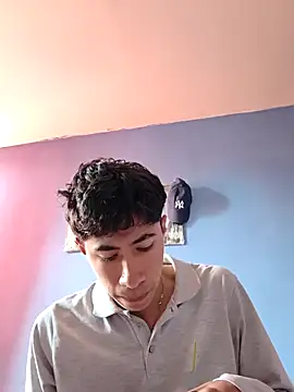 Snapshot of Rolito69 chatting on October 19, 9:18 pm Rolito69 online show from October 19, 9:18 pm