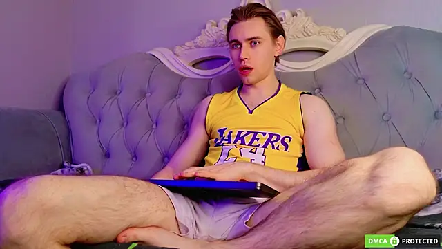 WilliamDyson online show from April 15, 3:39 am