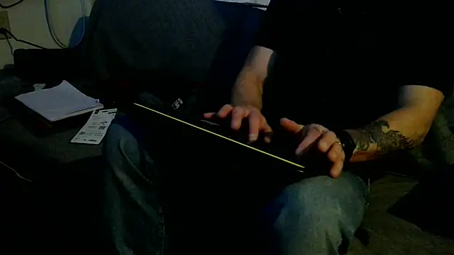 Luv2SuckBWC92 online show from November 21, 4:33 am