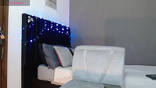 Matteo12  online show from December 17, 5:04 am