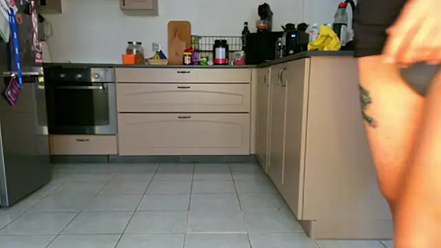 BRIANSILK77 online show from October 21, 8:06 am