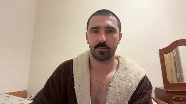 Hard to Obey online show from November 1, 7:40 pm