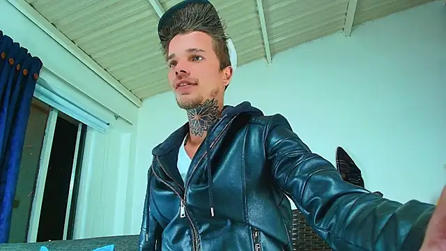 Snapshot of Gold_Loyal77 chatting on September 14, 4:25 am Gold Loyal77 online show from September 14, 4:25 am