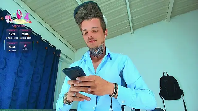 Snapshot of Gold_Loyal77 chatting on October 11, 4:38 am Gold Loyal77 online show from October 11, 4:38 am