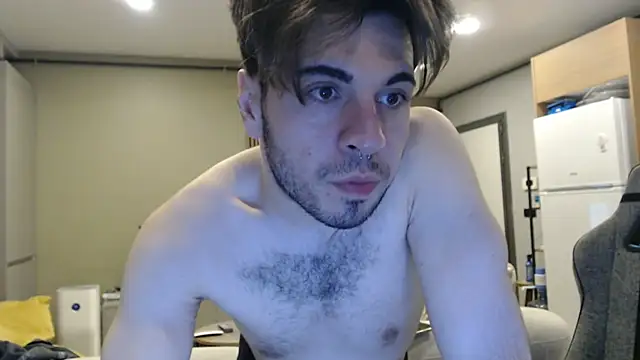 toyboytlg online show from April 22, 9:41 pm