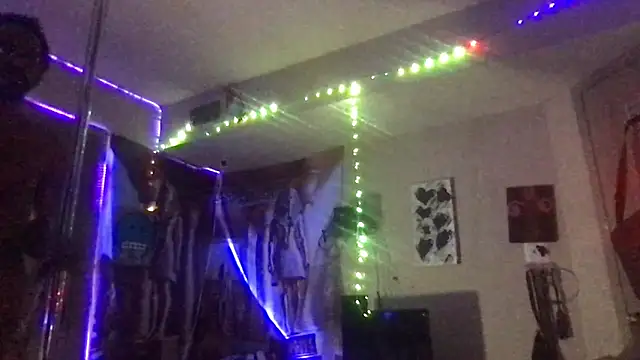 Triggerhappycj100 online show from September 15, 12:06 pm