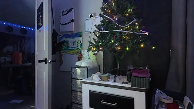 Triggerhappycj100 online show from March 25, 9:30 pm