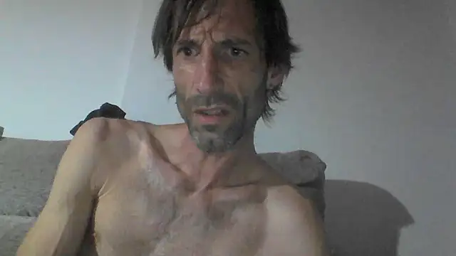 fcbasexyX1186 online show from July 3, 11:51 pm