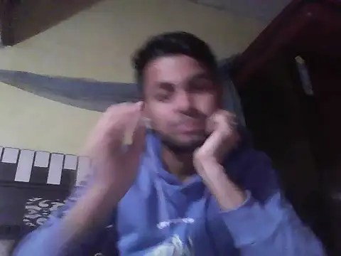 ursdreamperson online show from December 4, 6:31 am