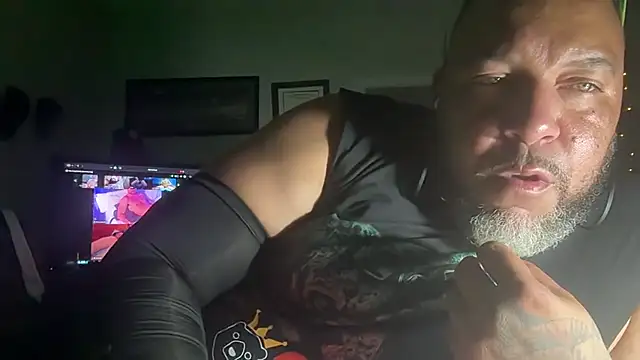 TheGreenEyedBear online show from August 1, 5:28 am