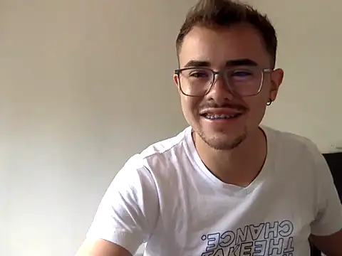Mrtinv9 online show from October 25, 7:37 pm