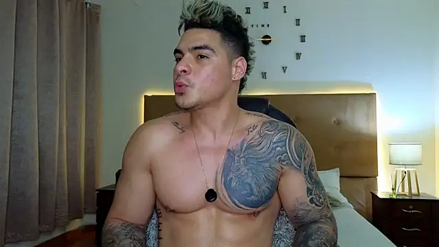 Steven Velez online show from October 20, 2:04 am