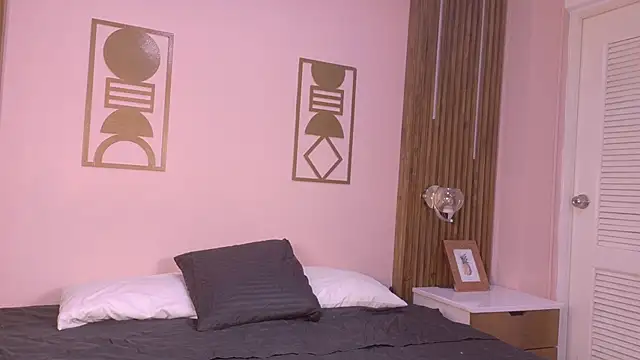 Noah Bells online show from September 24, 3:50 am