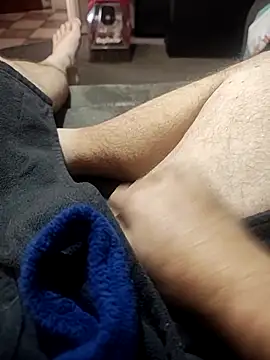 hubbyfun19 online show from April 12, 5:31 am