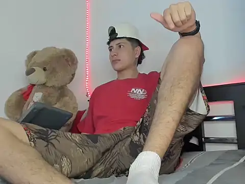 Mateo Escobar online show from November 8, 4:48 am