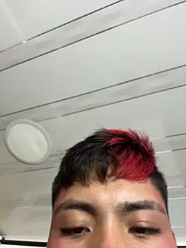 MaxiWildd online show from November 4, 1:56 pm