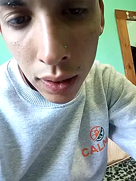 frankitocam4 online show from December 16, 4:47 pm