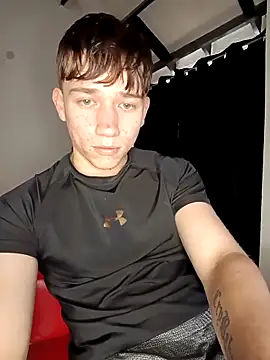 Snapshot of Logan_sixxer chatting on September 14, 5:26 pm Logan sixxer online show from September 14, 5:26 pm