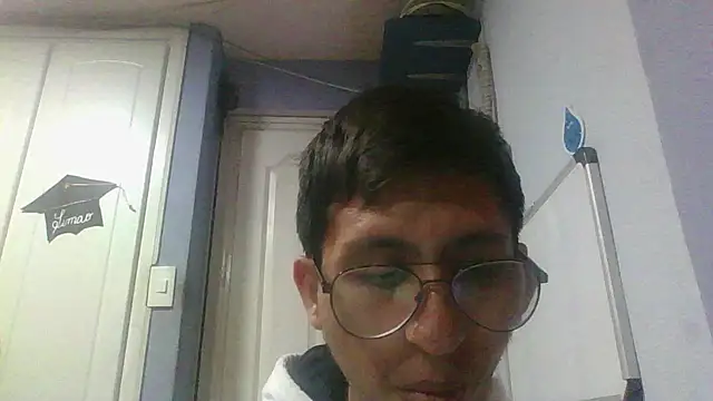 Snapshot of Ethancito202 chatting on October 16, 9:56 pm Ethancito202 online show from October 16, 9:56 pm