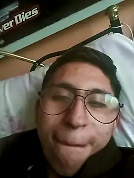 Snapshot of Ethancito202 chatting on October 3, 9:31 pm Ethancito202 online show from October 3, 9:31 pm