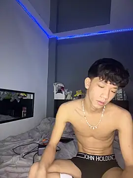 Kailertwink online show from June 18, 2:44 pm