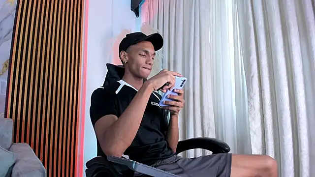 JulienSaint online show from November 16, 12:51 pm