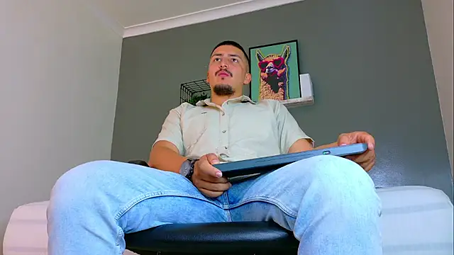 MrFox   online show from April 13, 7:25 pm