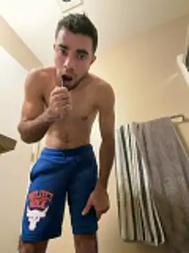 kelvin971011 online show from November 1, 4:22 pm