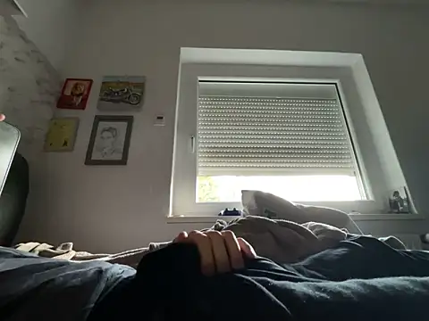 xmilolivex online show from February 15, 8:34 am